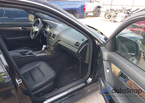 2008 Mercedes-Benz C 350 Sport z USA, uszkodzony, nr VIN WDDGF56X58R028226